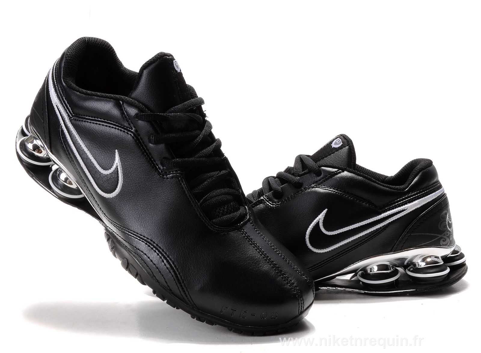 argentee et noire Nike Shox R5 plaquage (1).JPG